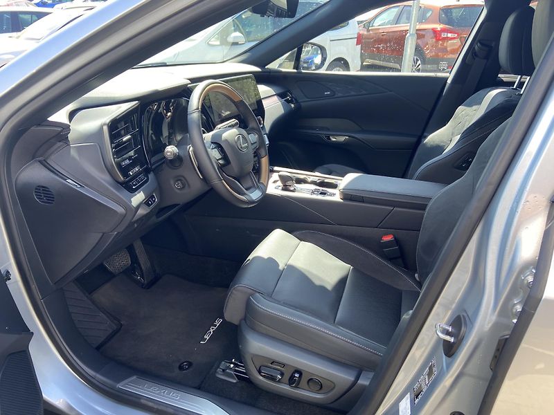 Lexus RX 350h 2.5 HSD e-CVT AWD Luxury - fotka 10 z 23