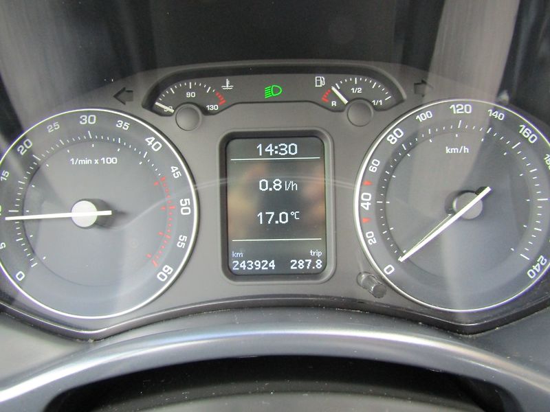 Škoda Octavia (2007) 2.0 TDI 103 kW ROZVODY NOVÉ - fotka 28 z 36