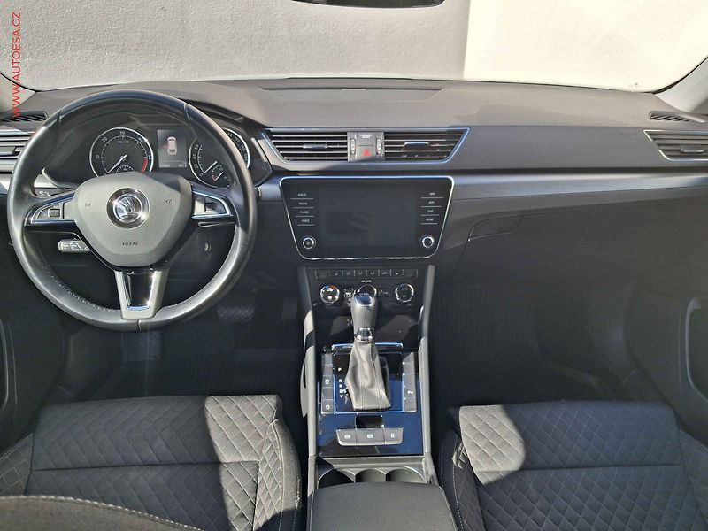 Škoda Superb (2017) 2.0 TDI, 1.maj, DSG, LED - fotka 8 z 18