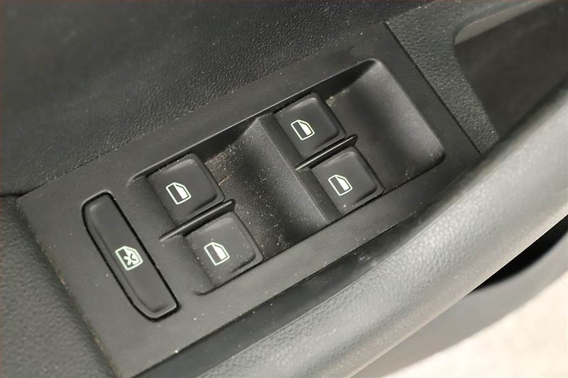 Škoda Octavia (2015) 1.6 TDI, Tempomat - fotka 8 z 16