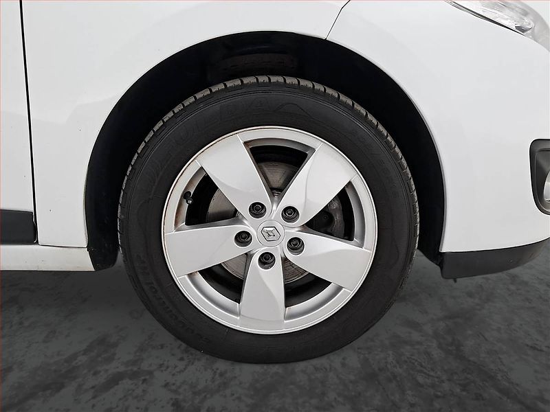 Renault Mégane (2012) 1.6 16V - fotka 14 z 16