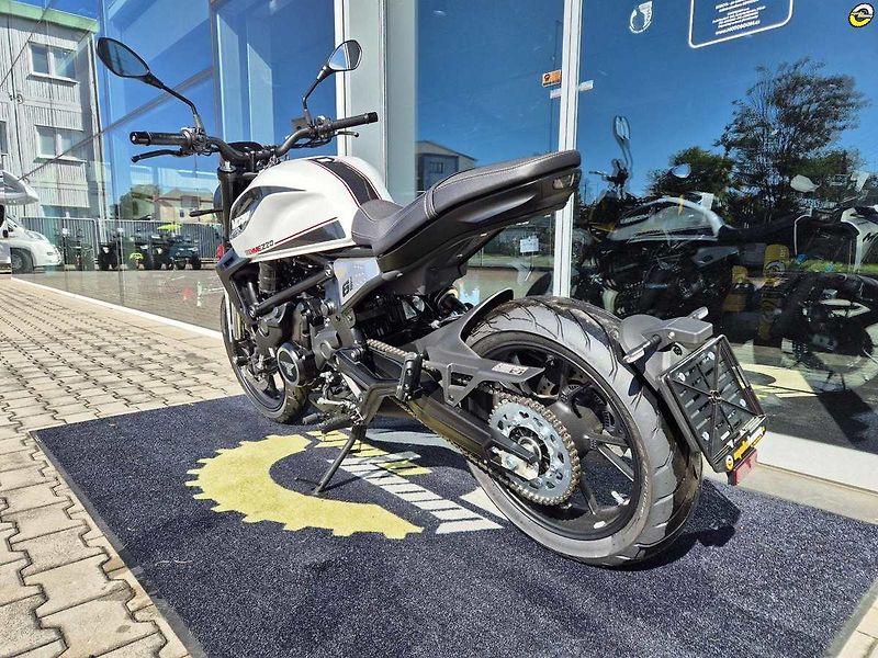 Moto Morini Seiemmezzo (2026) 6 ? STR - fotka 6 z 17