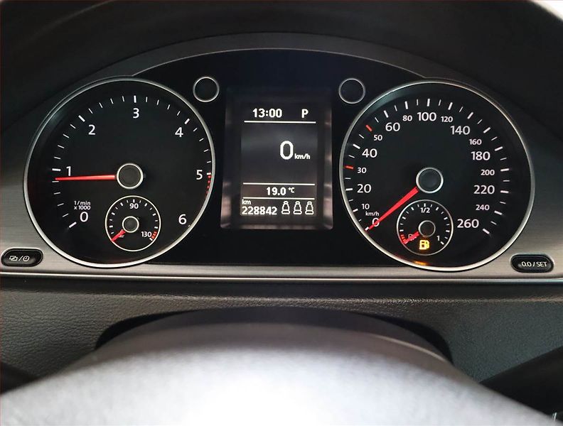 Volkswagen Passat (2012) 2.0 TDI, 4X4, Automat - fotka 11 z 23