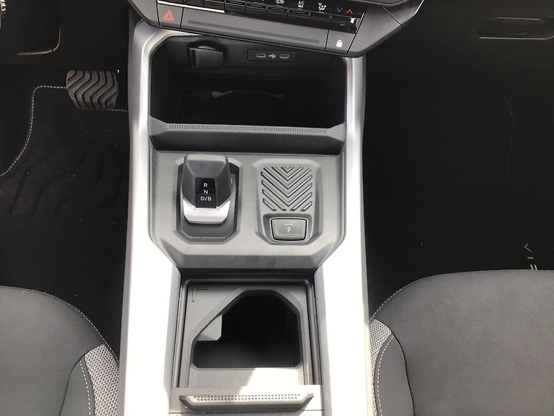 Dacia Bigster (2026) 1.8 HYBRID MAX.VÝBAVA PAN.OKNO - fotka 17 z 20