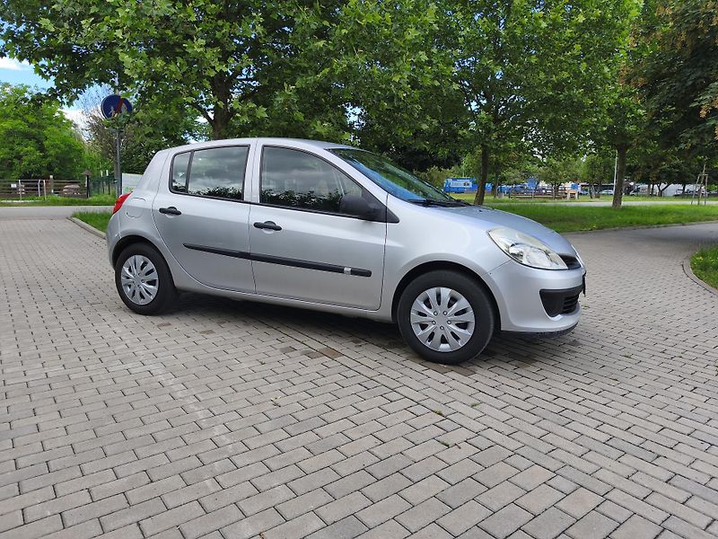 Renault Clio 1.2 confort- nové rozvody - fotka 13 z 23
