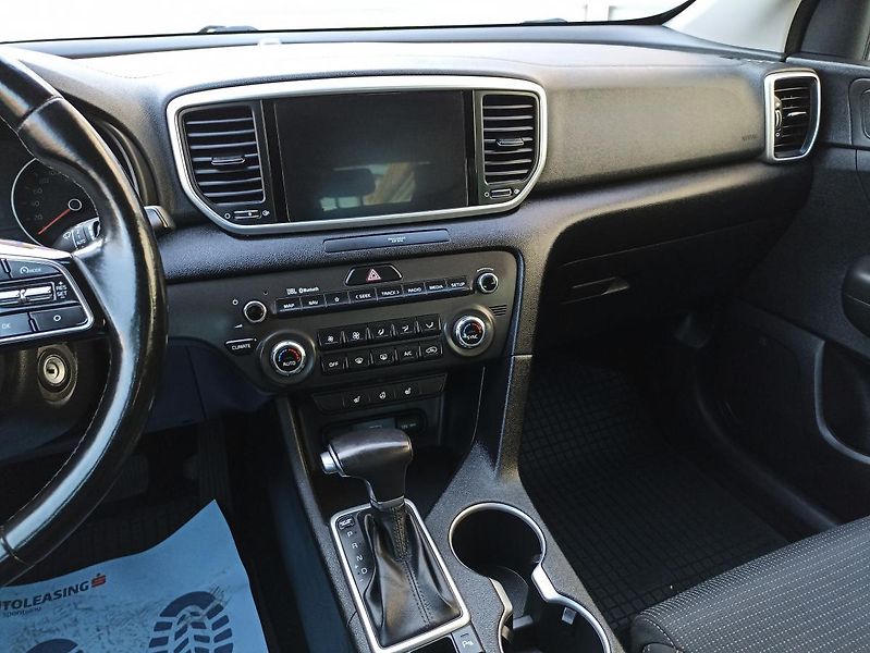 Kia Sportage 1,6CRDi 4x4, AT, Navi, ČR - fotka 18 z 36
