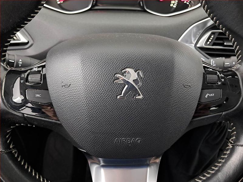 Peugeot 308 (2016) 1.2 e-THP, Serv.kniha, Navi - fotka 17 z 19