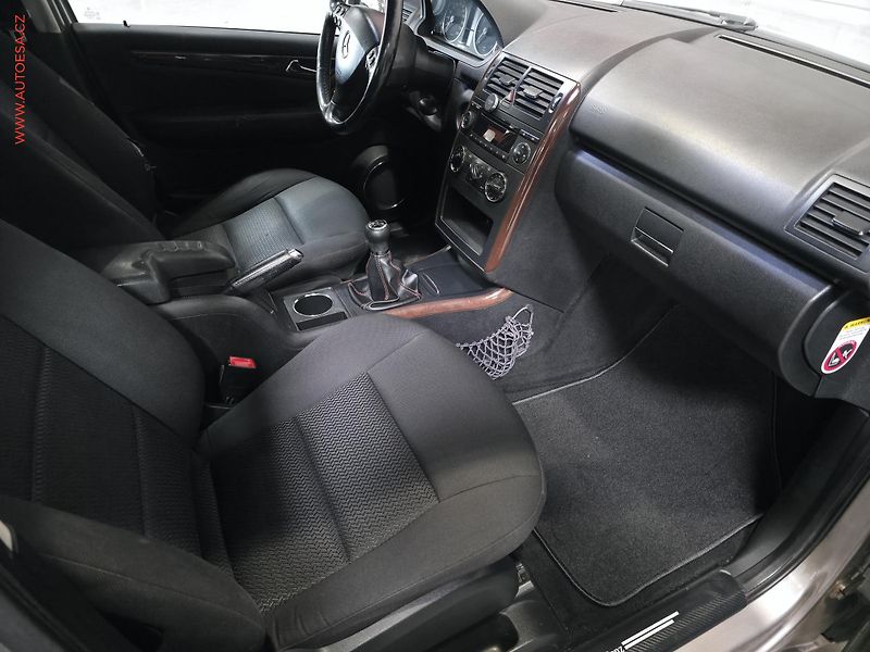 Mercedes-Benz Třídy A (2005) 1.7i, AC, STK4/28 - fotka 12 z 15
