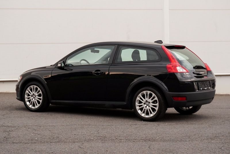 Volvo C30 1.6 16V Kinetic - fotka 11 z 36
