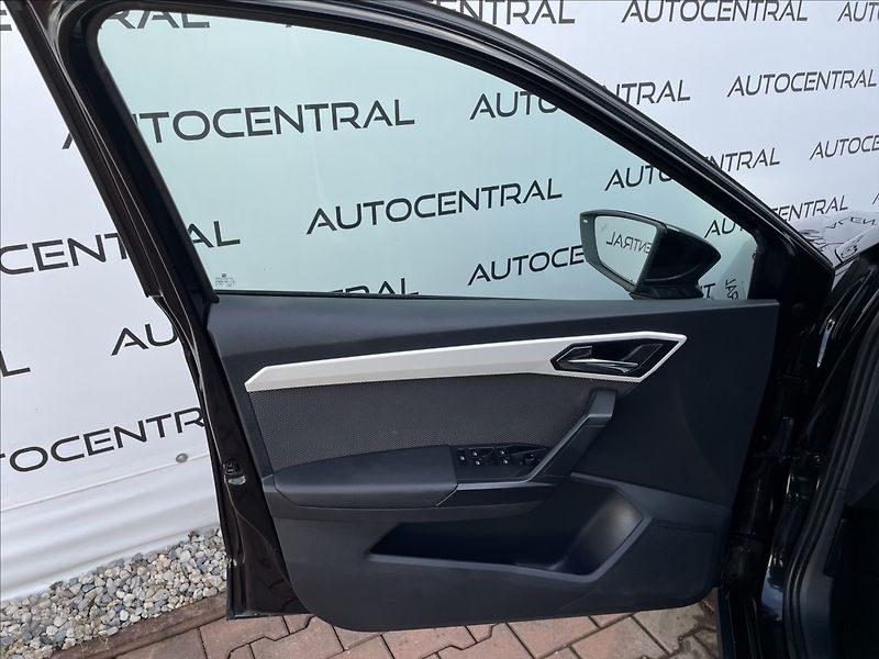 Seat Arona 1,0 TSi,Xcellence,STK do 2/28 - fotka 22 z 25