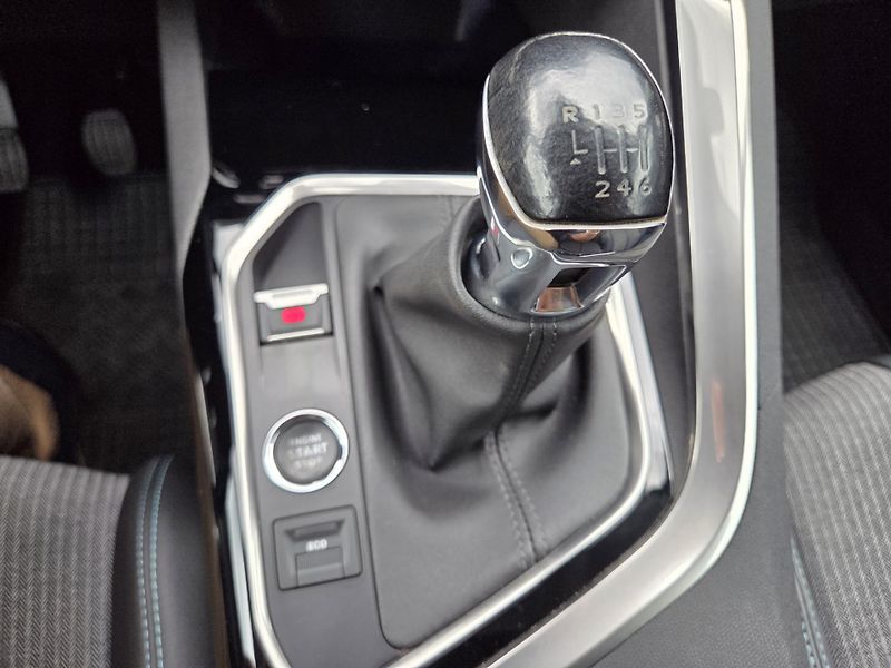 Peugeot 3008 (2023) 1.5 BHDi 130 ALLURE MAN6 - fotka 16 z 27