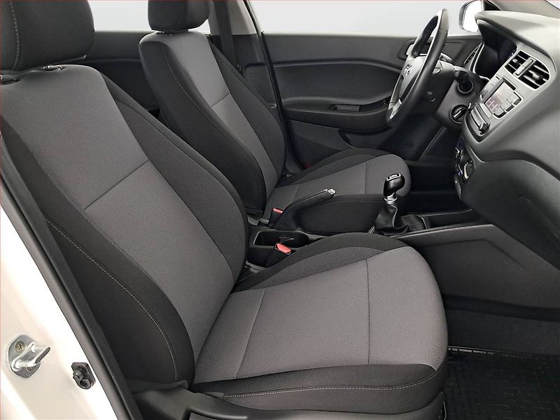 Hyundai i20 (2018) 1.2, Serv.kniha - fotka 9 z 16