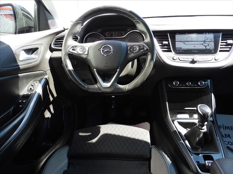 Opel Grandland 1,2 Ultimate 96kW , Navi - fotka 18 z 19