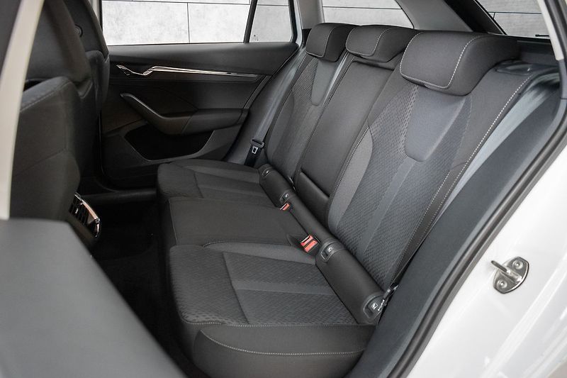 Škoda Octavia 2.0 TDI STYLE*KESSY*DPH*ČR 1.M - fotka 11 z 38
