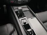 Volvo XC60 B4 AWD R-DESIGN AUT CZ - náhled 27