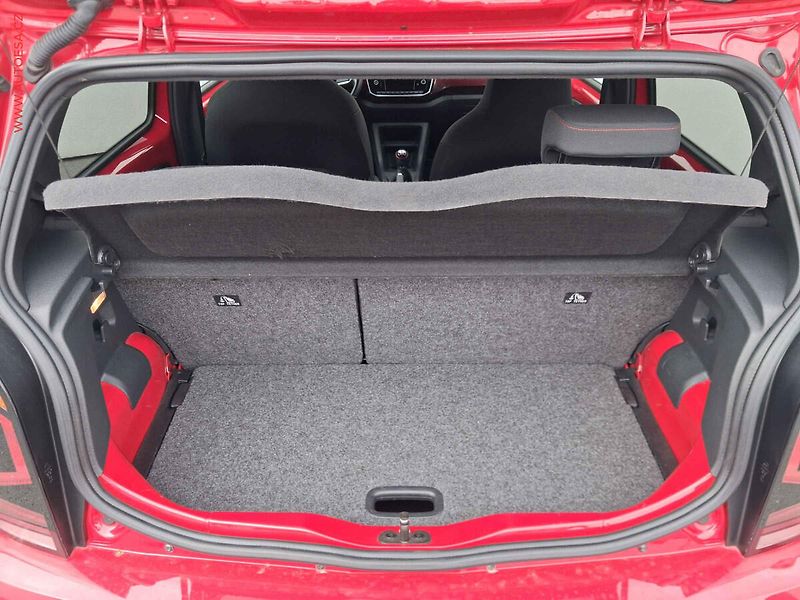Volkswagen up! (2022) 1.0 TSi, 1.maj,ČR, GTi - fotka 7 z 16