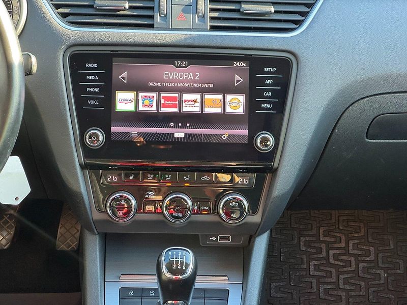 Škoda Octavia (2018) Style 1,0 TSI 85 Kw - fotka 20 z 36