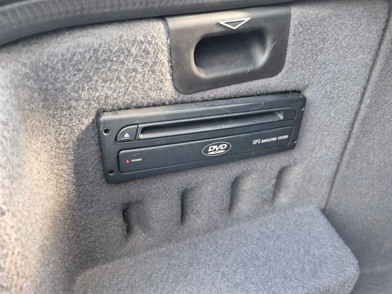 BMW Řada 5 (1996) 540i 210kW - fotka 21 z 23
