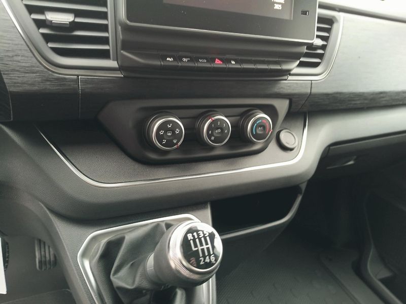 Renault Trafic (2025) L2 Equilibre Blue dCi 150  Com - fotka 15 z 27