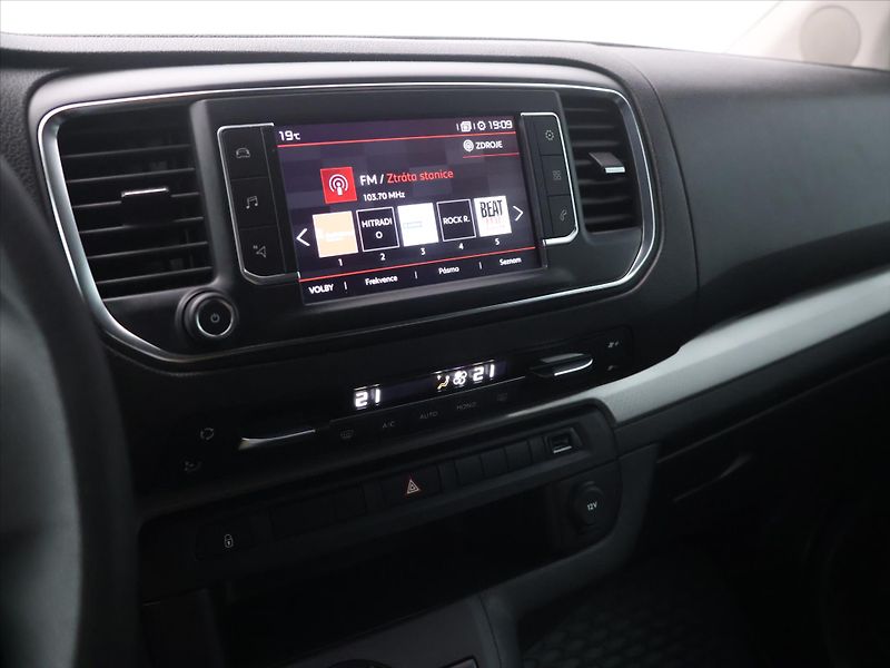 Citroën SpaceTourer 2,0 BlueHDi 130kW Aut. 8 míst - fotka 20 z 31