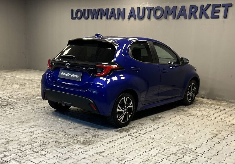 Toyota Yaris 1.5 Hybrid AT STYLE - fotka 2 z 16