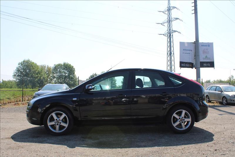 Ford Focus 1,8 i  STK 11/2027, VÝHŘEVY - fotka 8 z 23