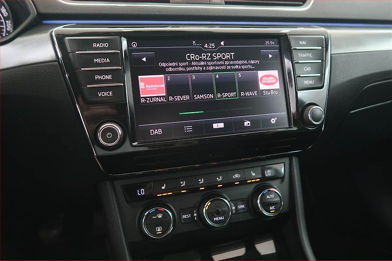 Škoda Superb (2016) 1.6 TDI, Navi, Bi-Xenony - fotka 12 z 20