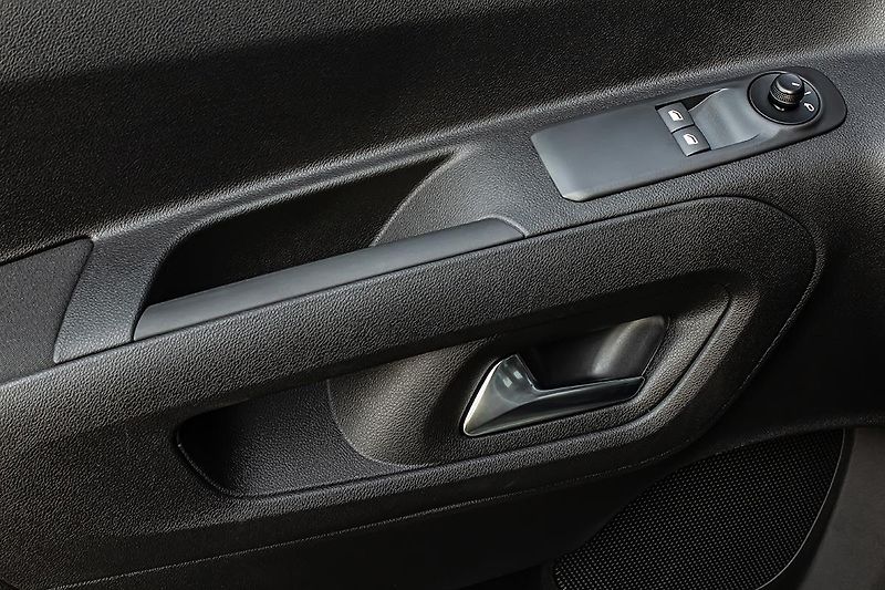 Citroën Berlingo (2026) 1,5 XL PLUS + kamera +vyhř.sed - fotka 8 z 17