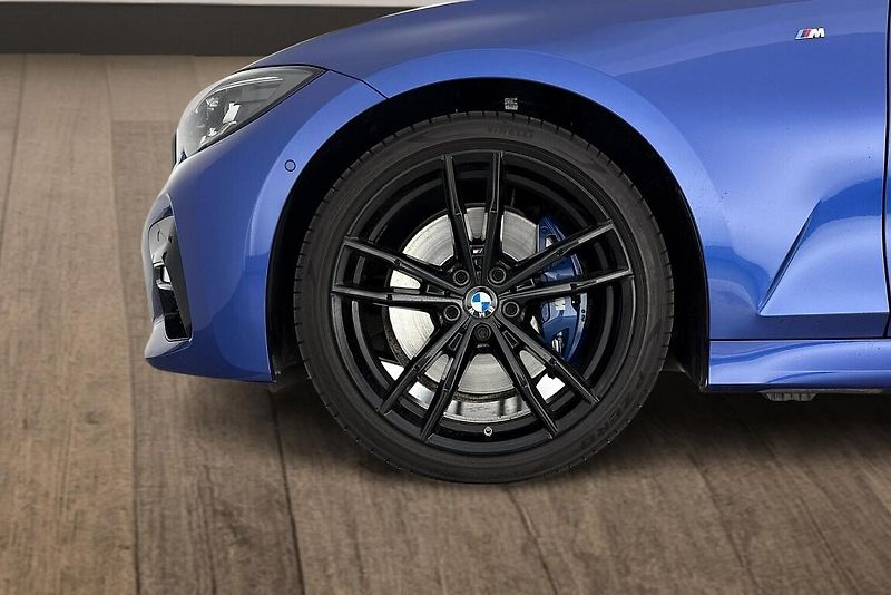 BMW Řada 3 330i xDrive - fotka 27 z 27