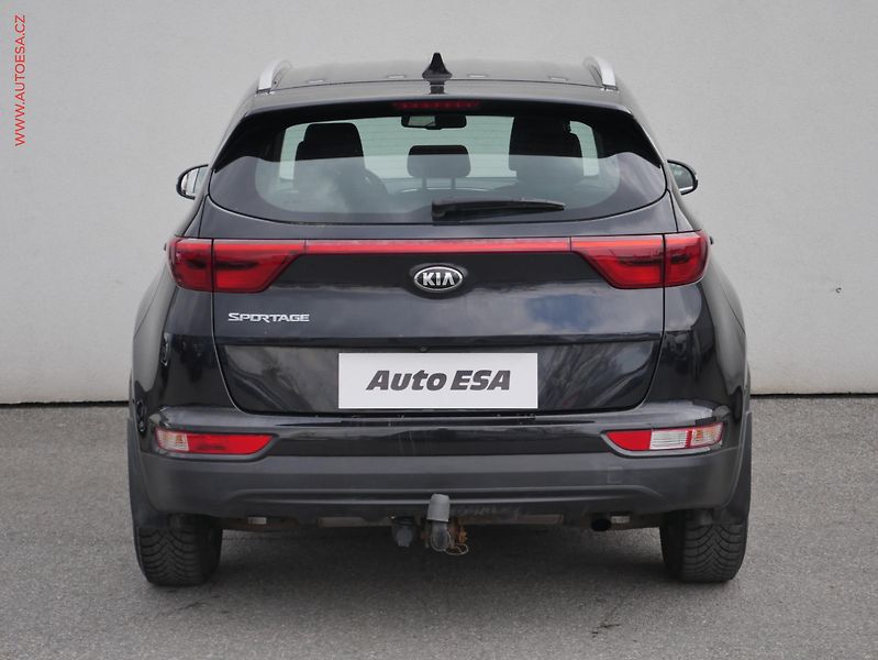 Kia Sportage (2018) 1.6GDi, ČR, Navi, TZ - fotka 5 z 23