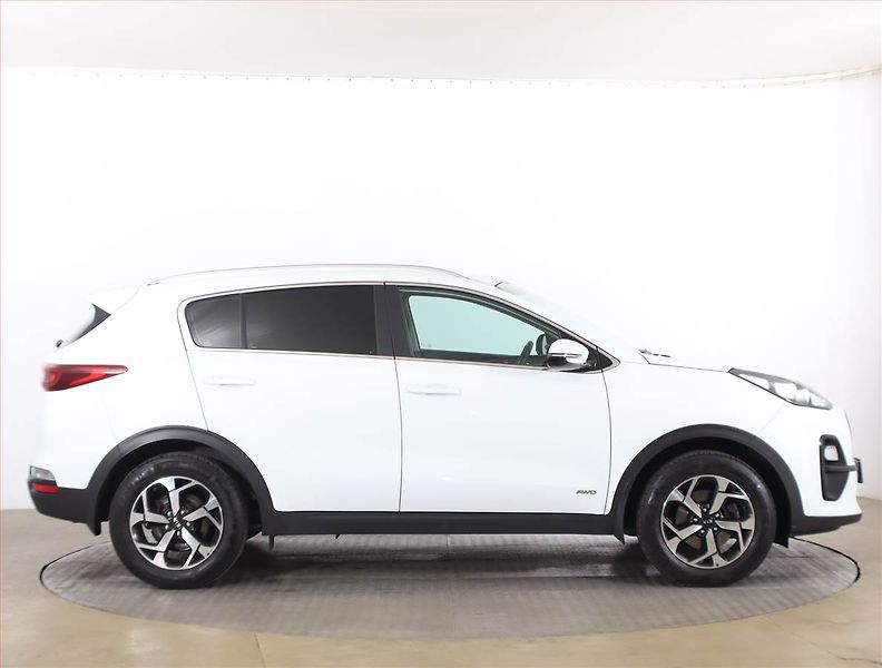 Kia Sportage (2019) Gold 1.6 T-GDI, 4X4 - fotka 6 z 17