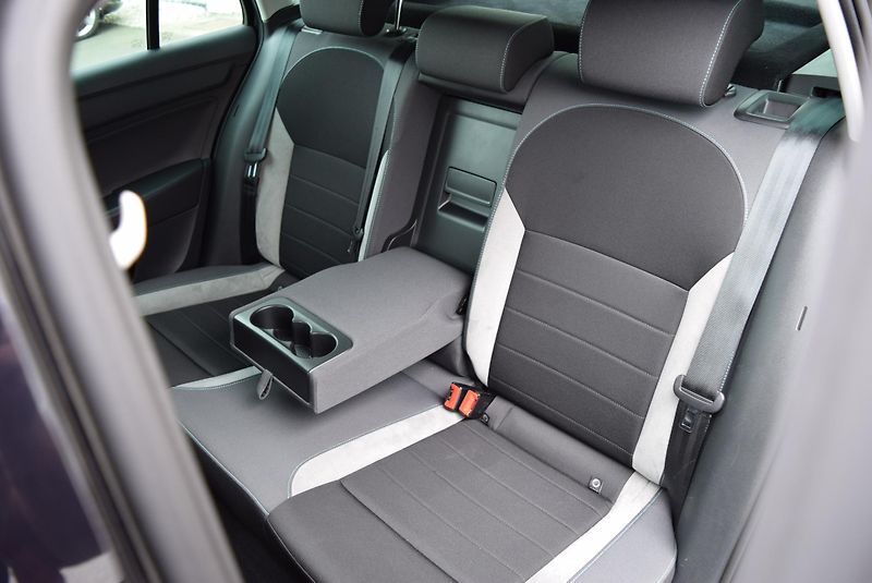 Škoda Rapid (2016) 1.2TSI 81kw ED. JOY XEN TAŽNÉ - fotka 16 z 45