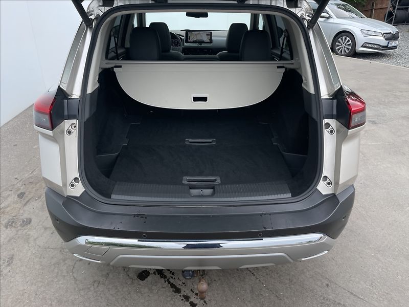 Nissan X-Trail 1,5 e-POWER e-FORCE AWD TEKNA+ - fotka 24 z 24
