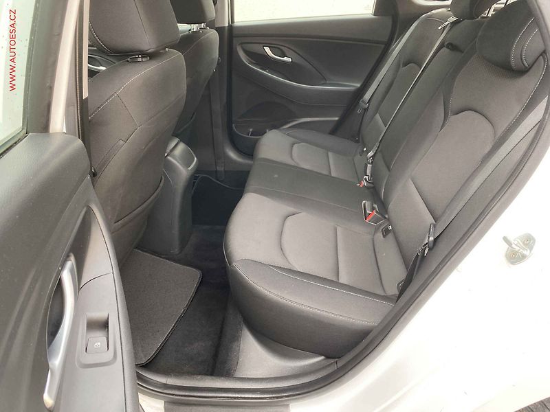 Hyundai i30 (2020) 1.4 T-GDi, ČR, Trikolor, AC - fotka 10 z 17