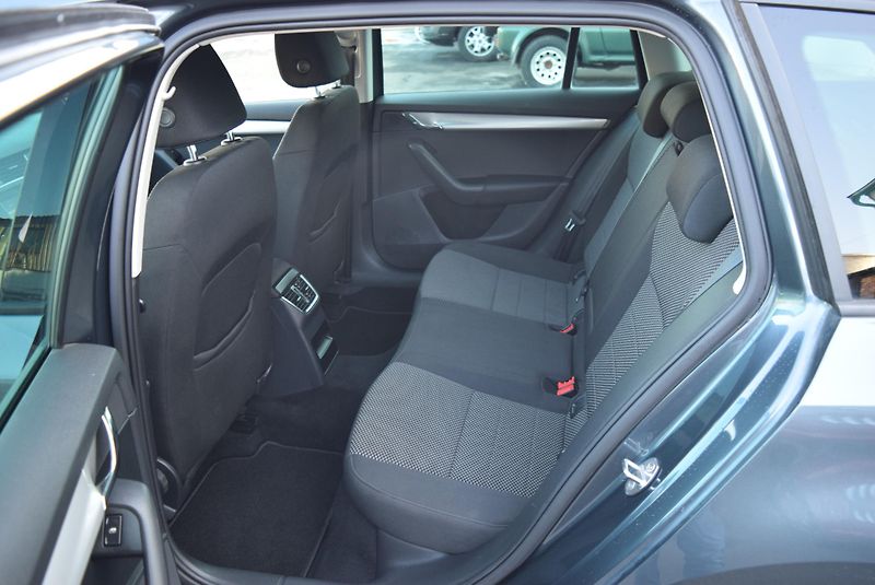 Škoda Octavia (2016) 1.4TSI 110kw AMBITION NAVI APP - fotka 15 z 46