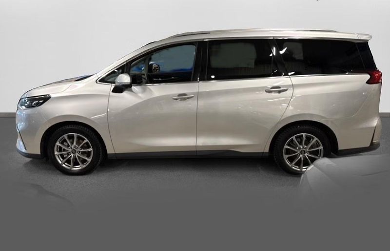 Maxus Euniq 5 Panorama 360 kamera 7 míst  - fotka 4 z 13