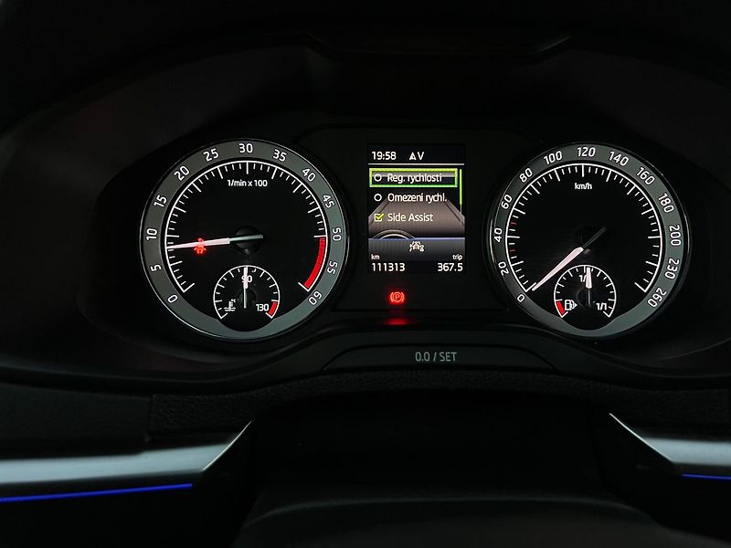 Škoda Karoq (2021) 2.0 TDI-STYLE-P.KAMERA - fotka 30 z 50