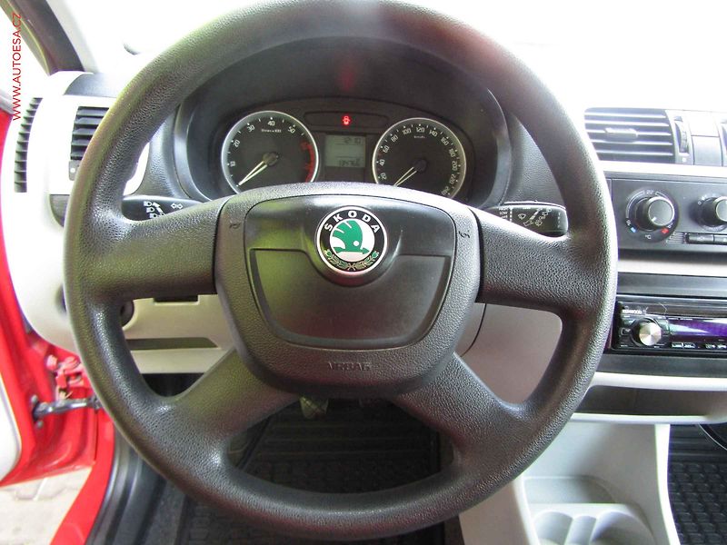 Škoda Fabia (2010) 1.2 i, AC, park.čidla - fotka 14 z 15