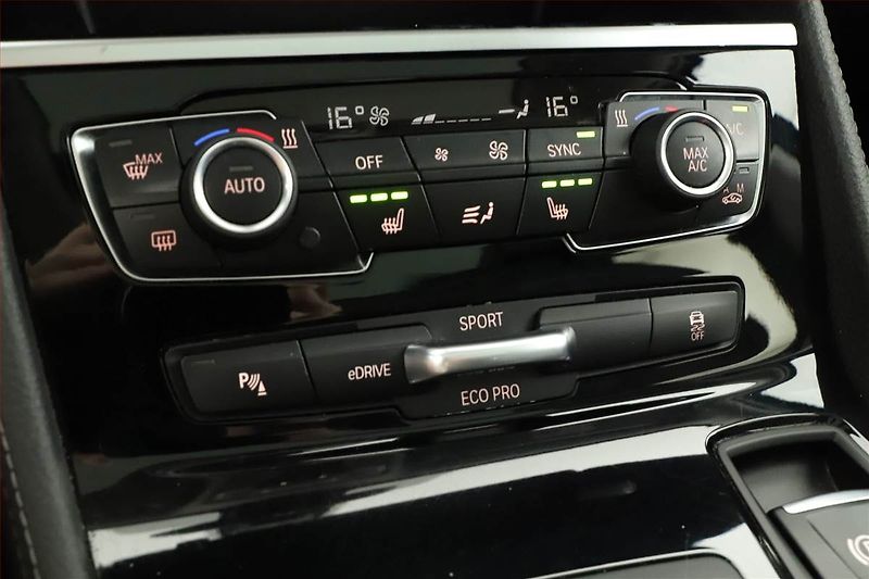 BMW Řada 2 (2016) 225xe Active Tourer, 4X4 - fotka 13 z 22