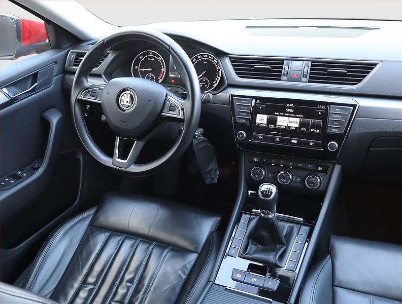Škoda Superb (2016) 2.0 TDI, Serv.kniha, Kůže - fotka 7 z 21