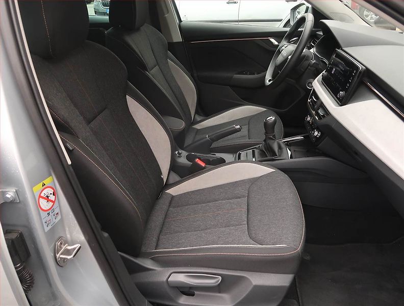 Škoda Scala (2025) 1.0 TSI, Top Selection, FullLe - fotka 9 z 15