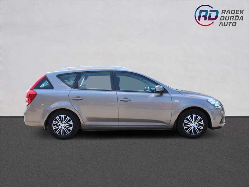 Kia Ceed 1,4 i  NOVÉ V ČR,1.MAJITEL - fotka 4 z 20