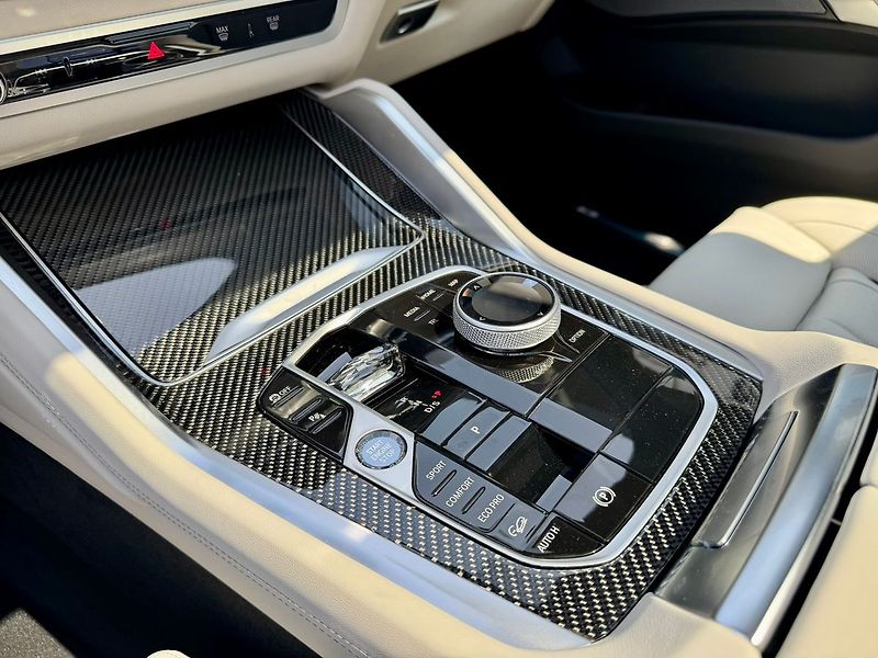 BMW X6 - fotka 23 z 28