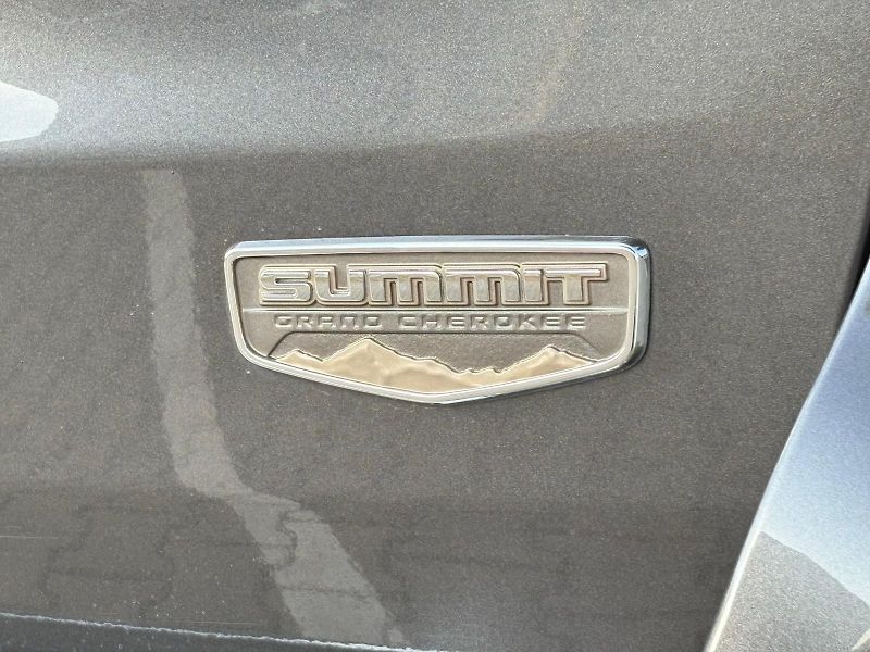 Jeep Grand Cherokee 3.0 CRD 184 kW 4X4 SUMMIT, ČR - fotka 57 z 59