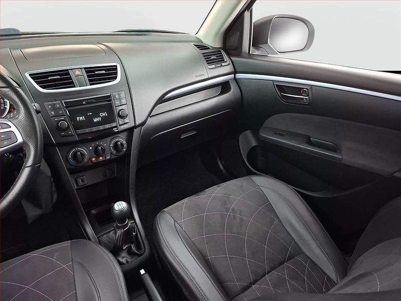 Suzuki Swift (2015) 1.2, Serv.kniha, Tempomat - fotka 8 z 17
