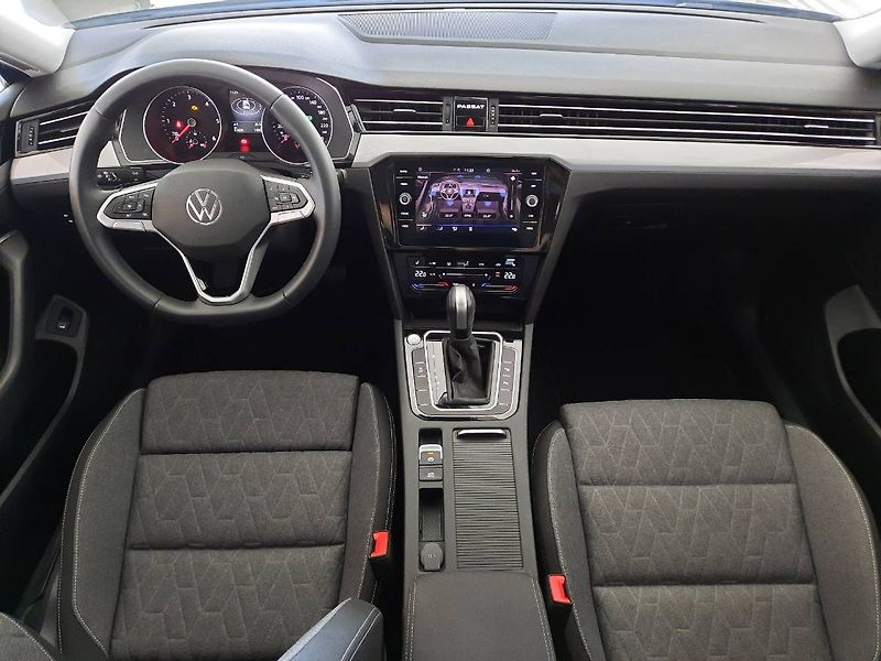 Volkswagen Passat Variant (2023) 2.0 TDI (110kW/150k) DSG, Busi - fotka 5 z 26