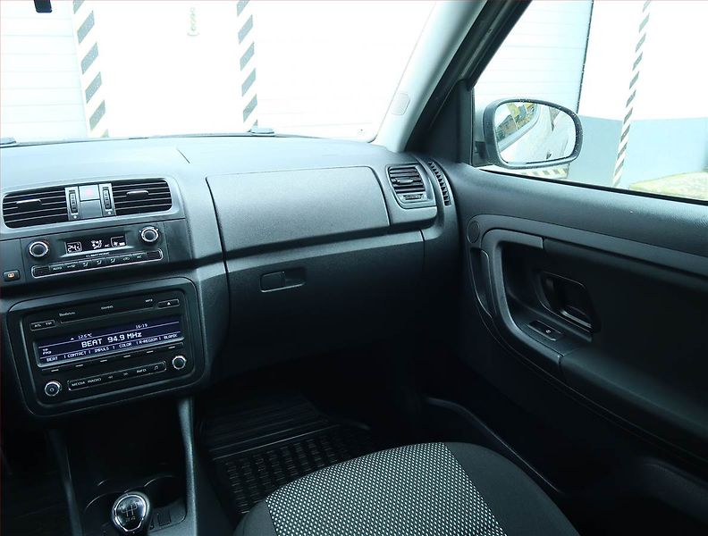 Škoda Roomster (2011) Scout 1.2 TSI, Serv.kniha - fotka 8 z 17