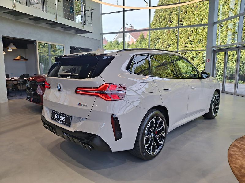 BMW X3 M50 xDrive - fotka 6 z 42