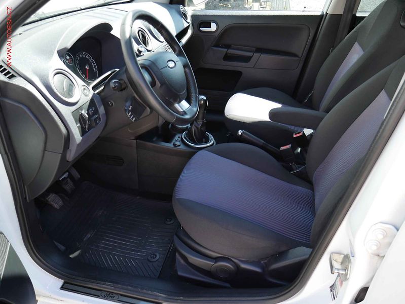 Ford Fusion (2012) 1.4i, ČR, AC, tažné - fotka 9 z 17