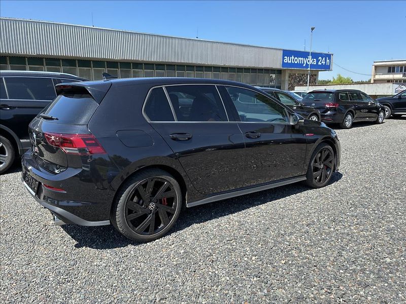 Volkswagen Golf 2,0 TSI 180 KW GTI - fotka 8 z 27